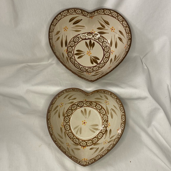 Temptations by Tara ~ (2) Old World Heart Nesting Bowl Set...